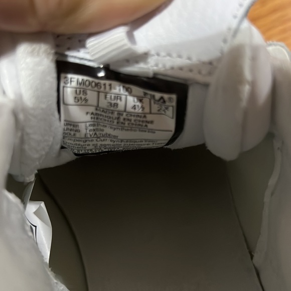 Pre-Owned FILA Chunky Sneakers - Womens, size 6, men size 5.5. - Picture 3 of 7